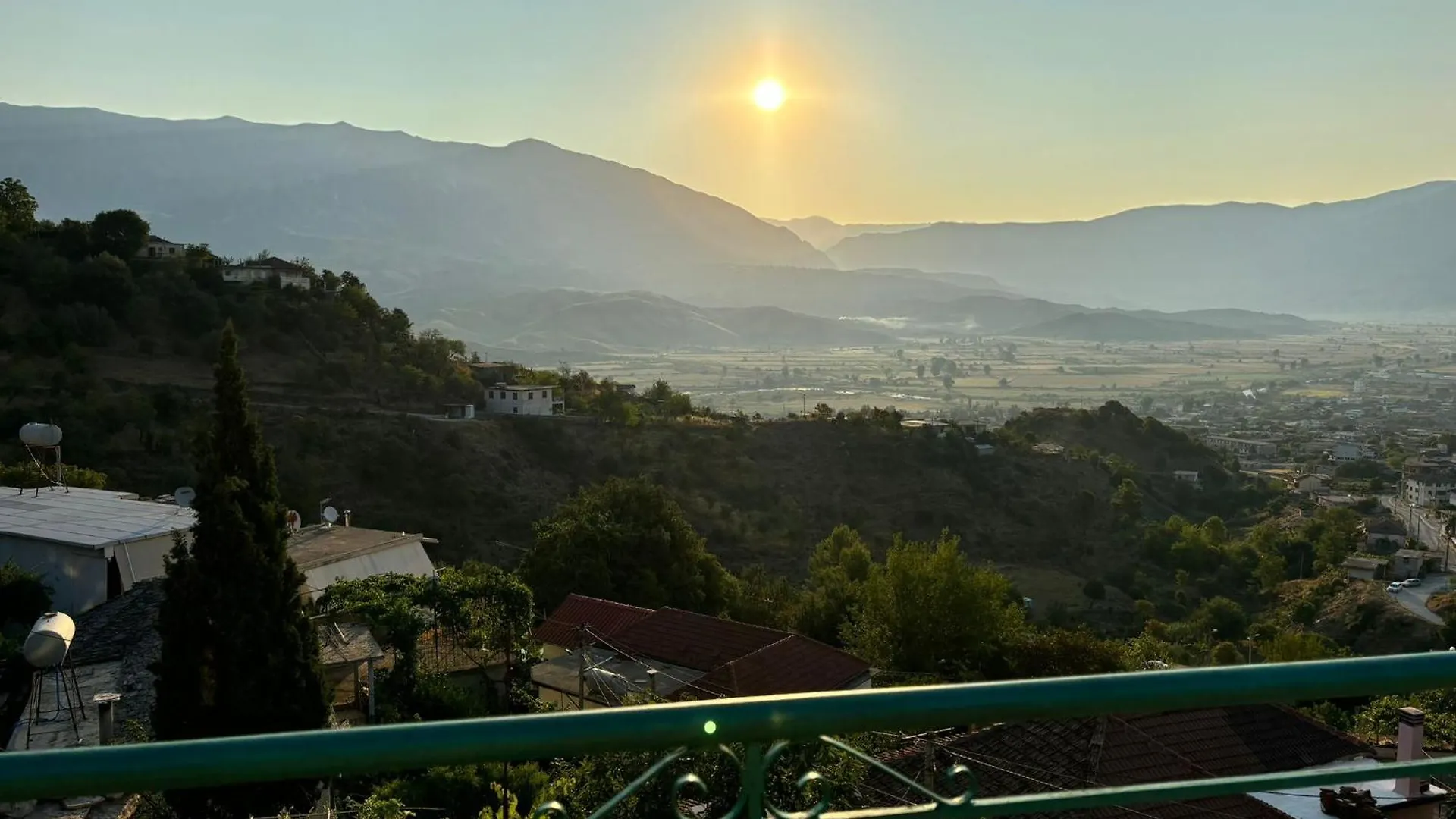 Luxury tent Relax Camping Hotel Gjirokaster